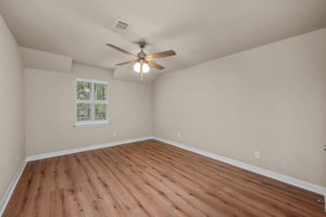 706 Bison Dr, Houston, TX 77079, USA Photo 25