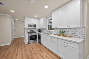 706 Bison Dr, Houston, TX 77079, USA Photo 10