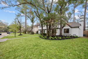 706 Bison Dr, Houston, TX 77079, USA Photo 1
