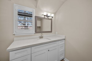 706 Bison Dr, Houston, TX 77079, USA Photo 26