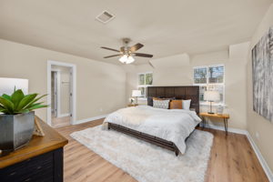 706 Bison Dr, Houston, TX 77079, USA Photo 19