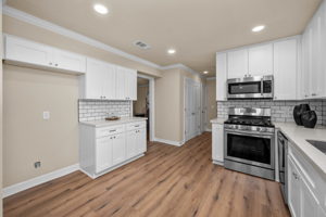 706 Bison Dr, Houston, TX 77079, USA Photo 12