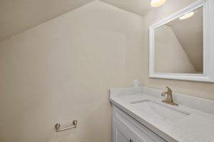 706 Bison Dr, Houston, TX 77079, USA Photo 17
