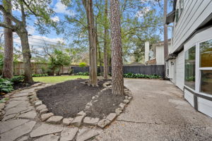 706 Bison Dr, Houston, TX 77079, USA Photo 28
