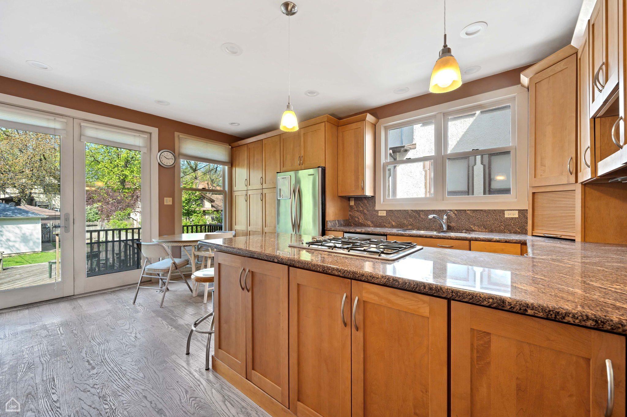 706 Forest Ave_016