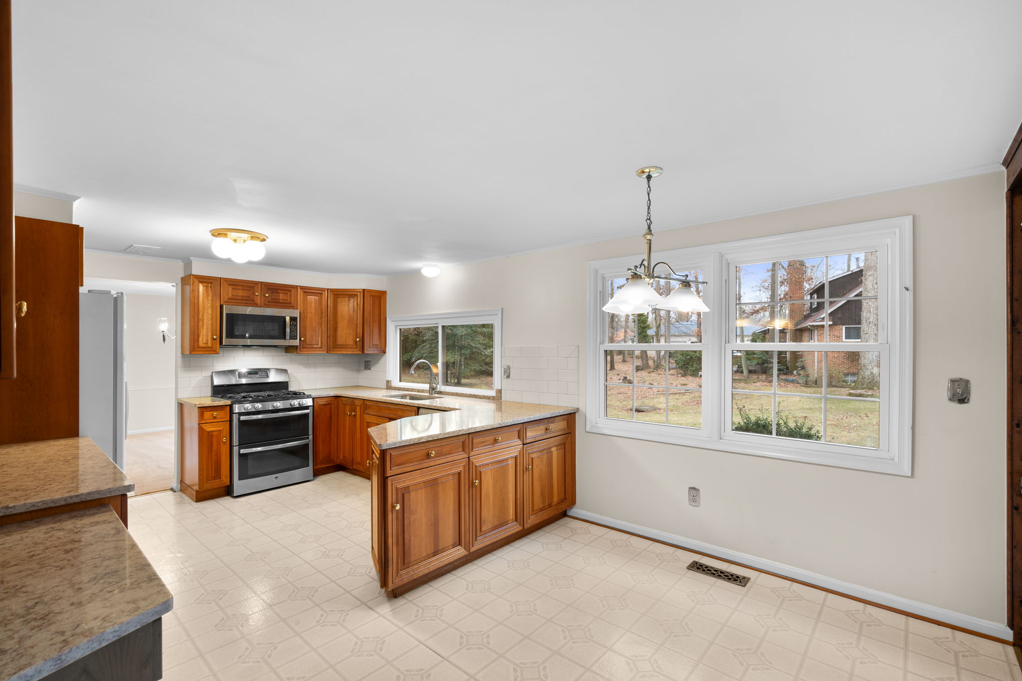 Kitchen/Breakfast Area