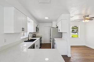 Phillip St-S2107-009.jpg