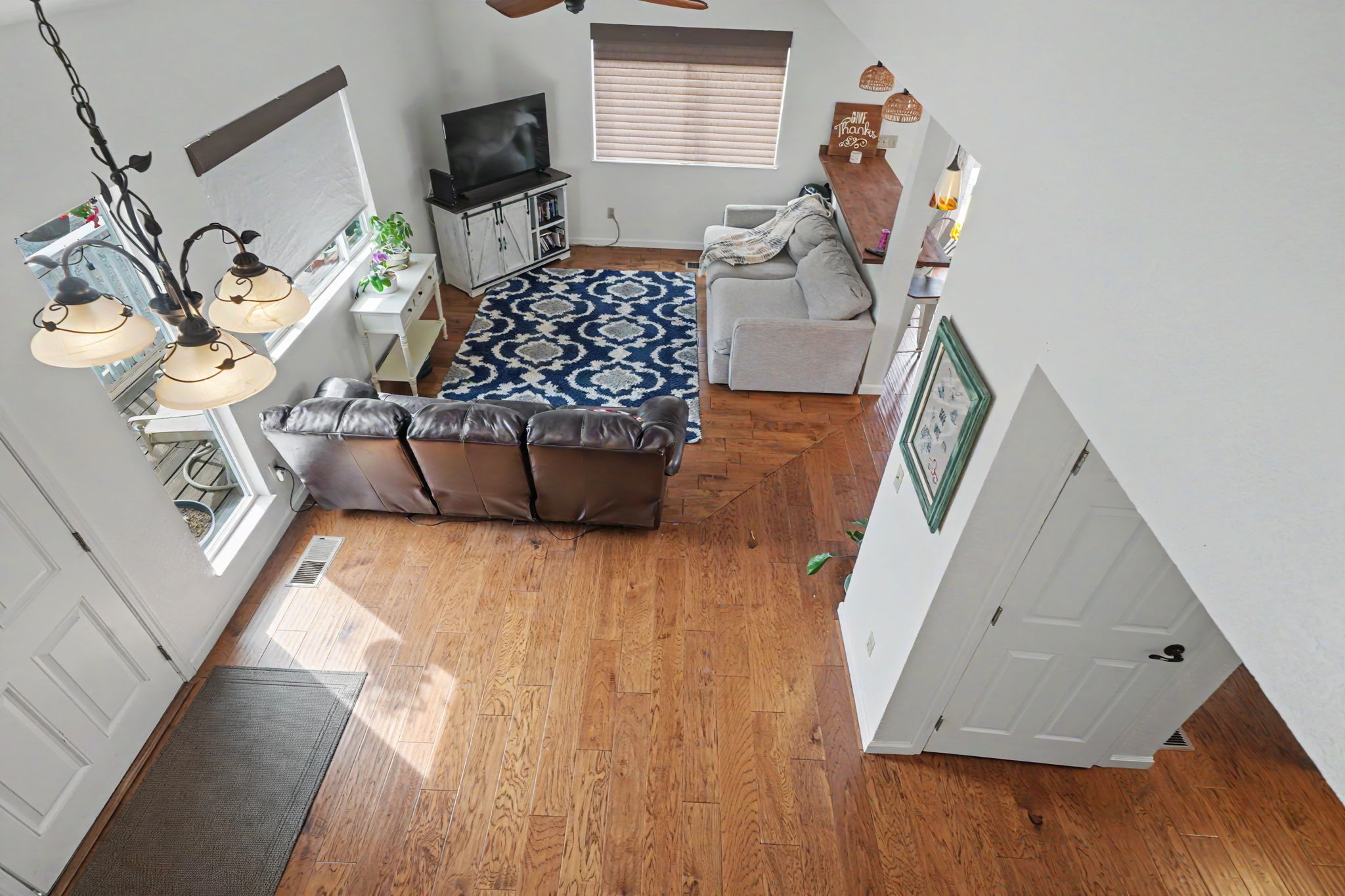  Photo 47