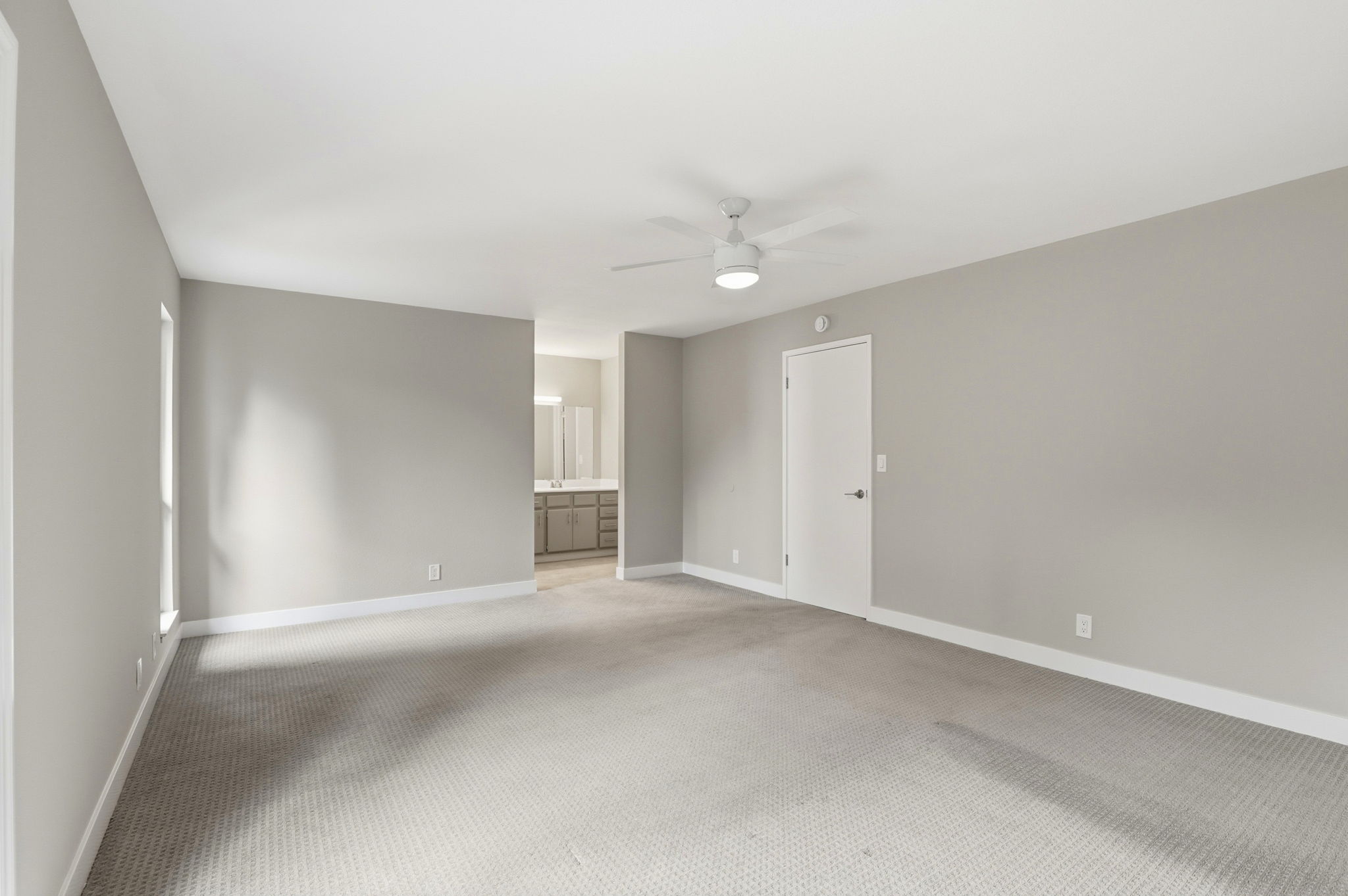 016_f8_7067 Mt Vernon Way