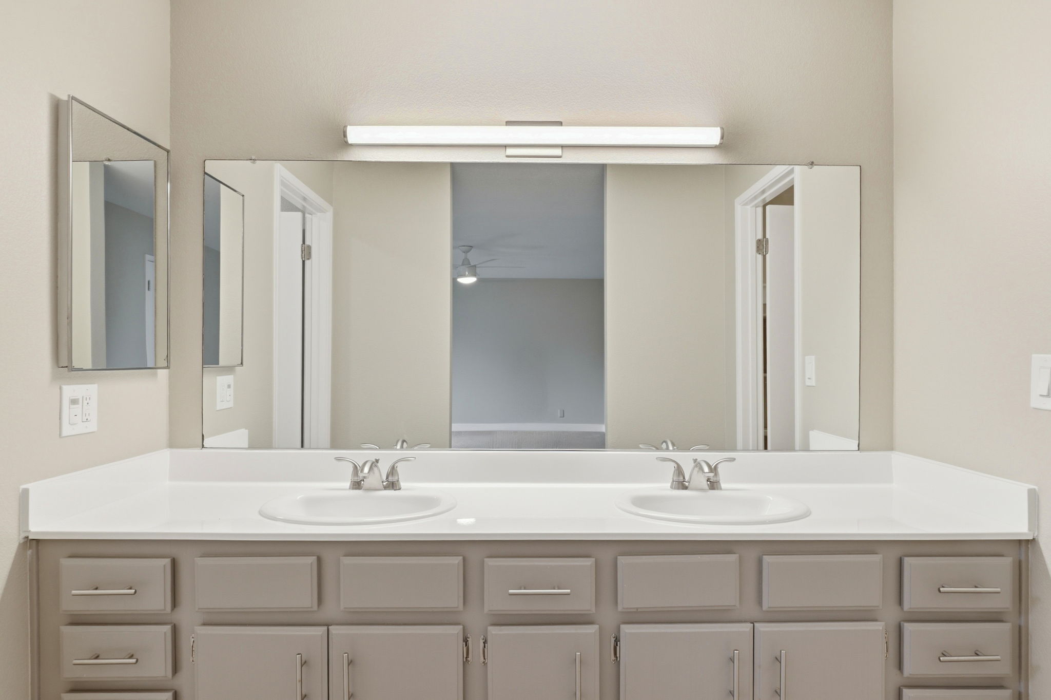 025_f8_7067 Mt Vernon Way