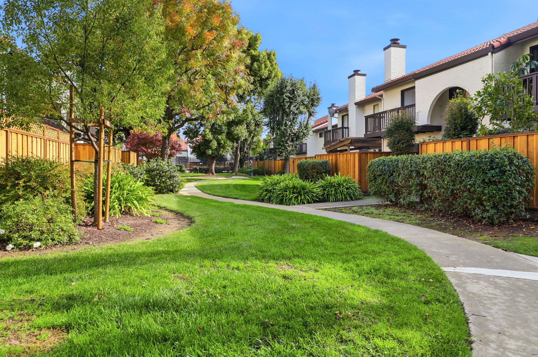 035_f8_7067 Mt Vernon Way