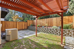 032_f8_7067 Mt Vernon Way