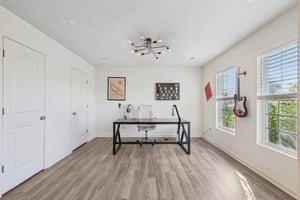 Axford Bay Dr-S0909-020.jpg