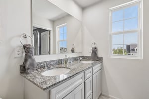 Axford Bay Dr-S0909-038.jpg