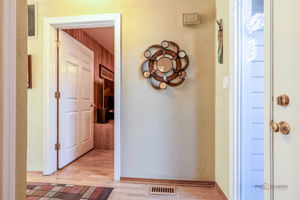  Photo 32