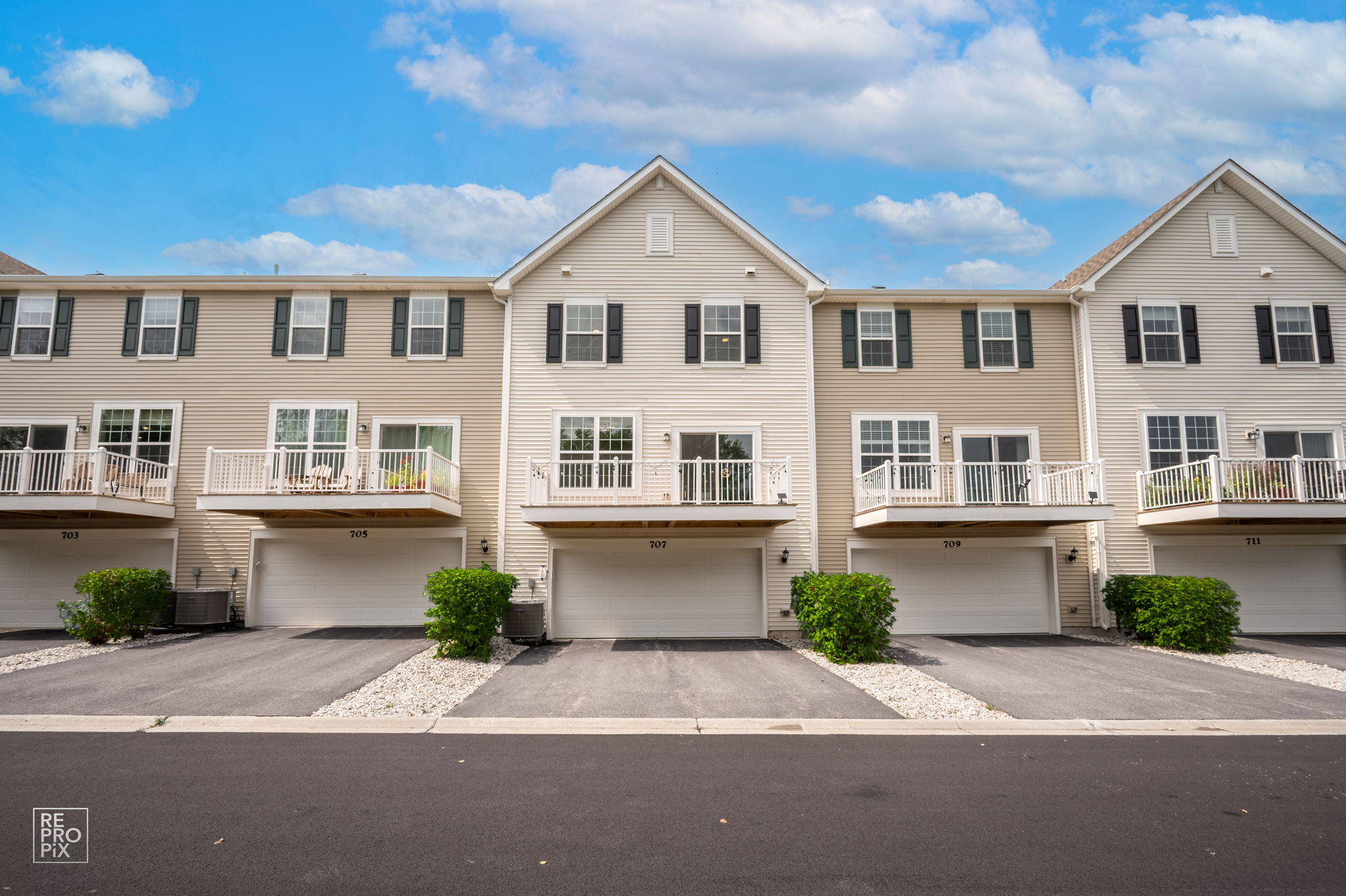 707 Neubauer Circle, Lindenhurst, IL 60046_013