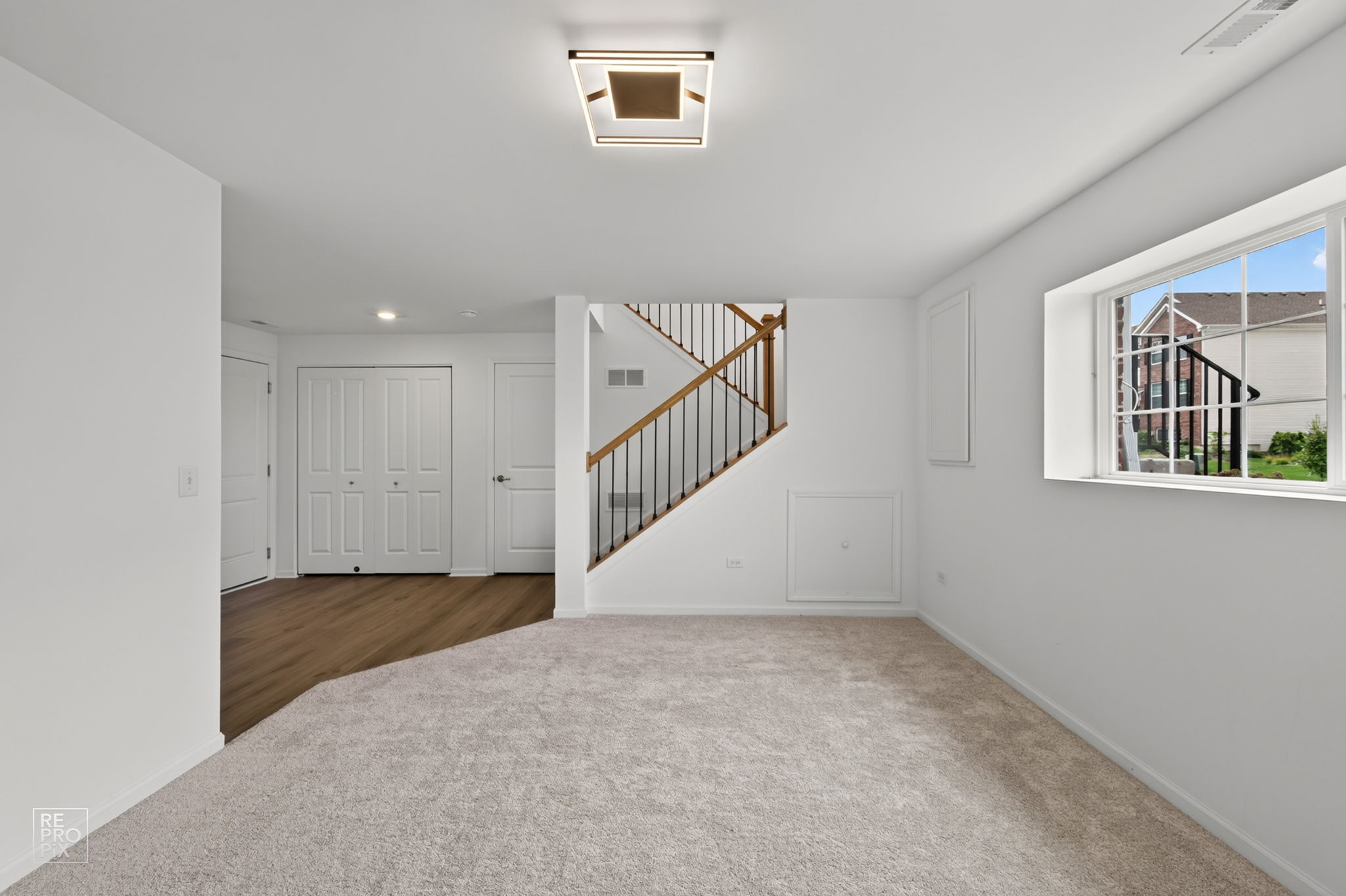 707 Neubauer Circle, Lindenhurst, IL 60046_002