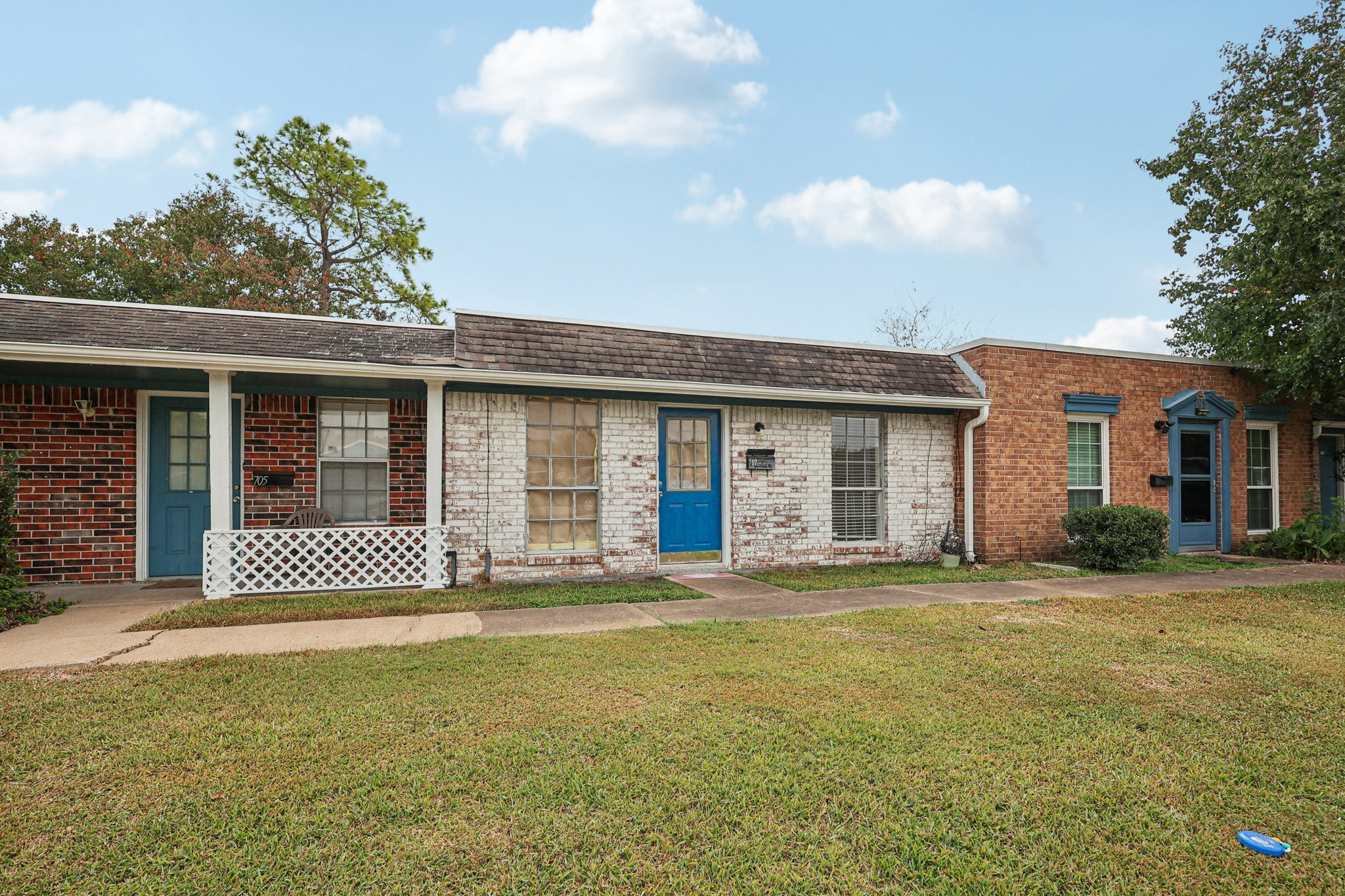 S 2nd St-S2011-002.jpg