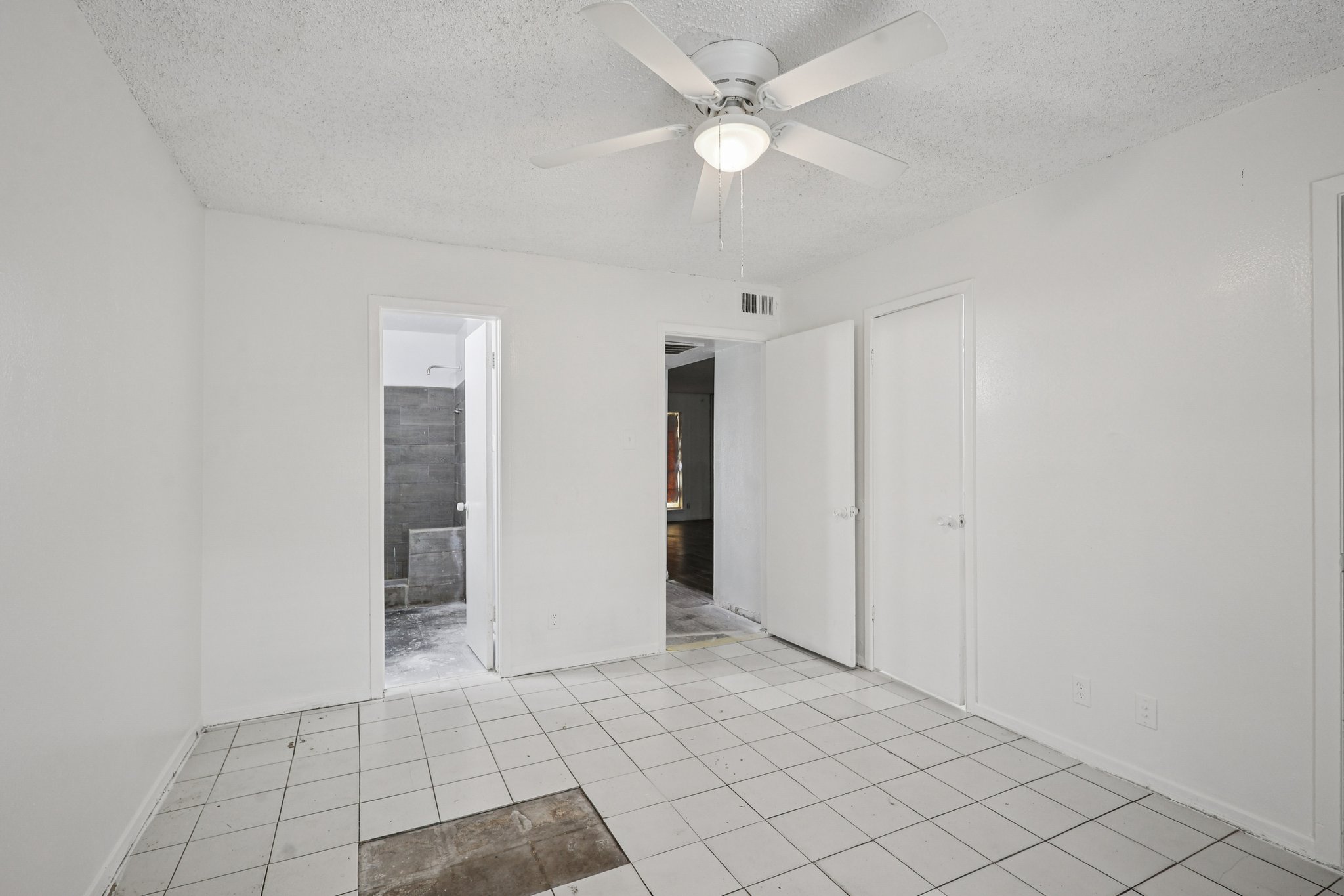 S 2nd St-S2011-009.jpg