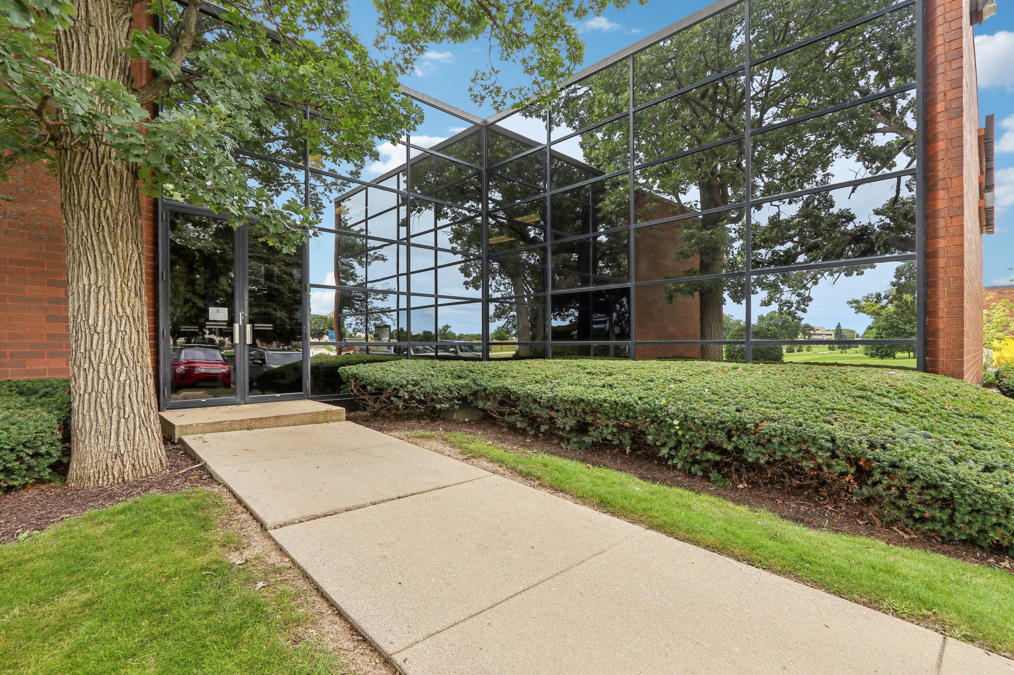 W Moreland Blvd-S2108-006.jpg