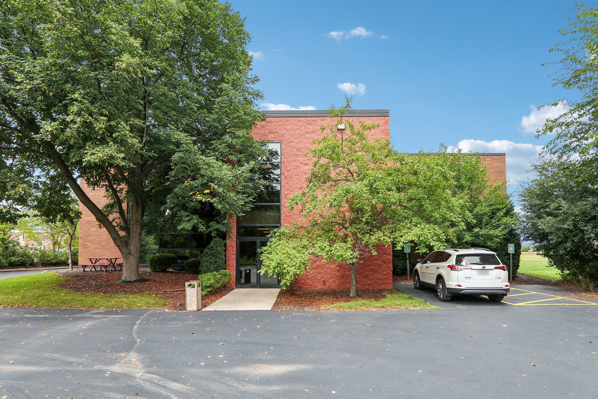 W Moreland Blvd-S2108-031.jpg