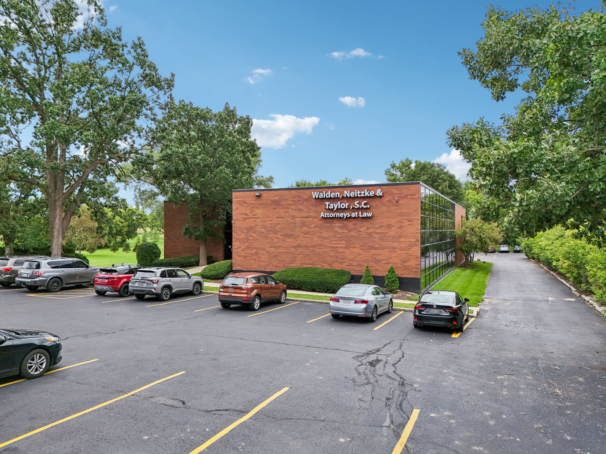 W Moreland Blvd-S2108-039.jpg