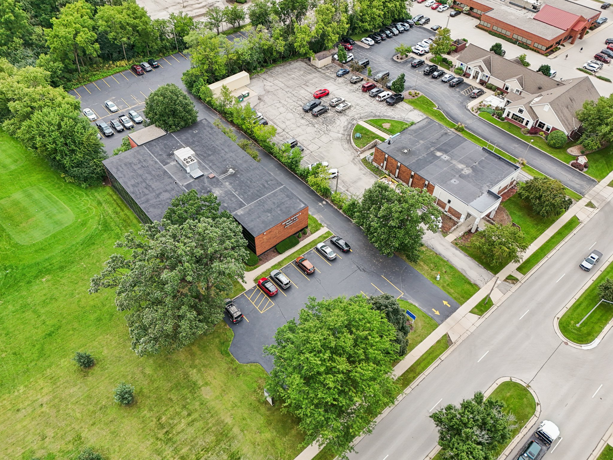 W Moreland Blvd-S2108-048.jpg