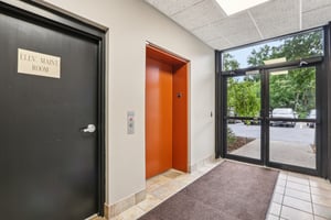 W Moreland Blvd-S2108-007.jpg