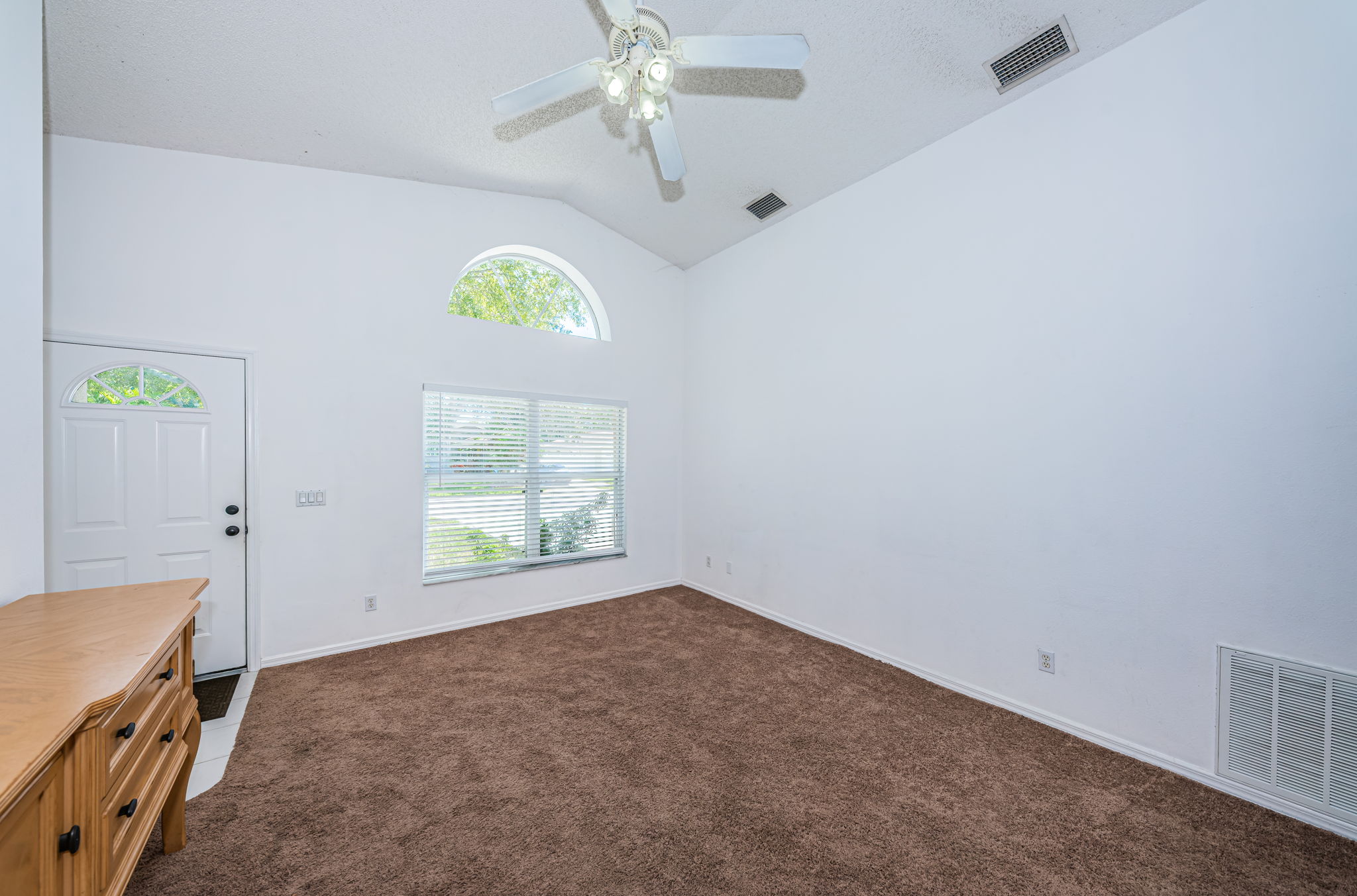 Living Room 2-2