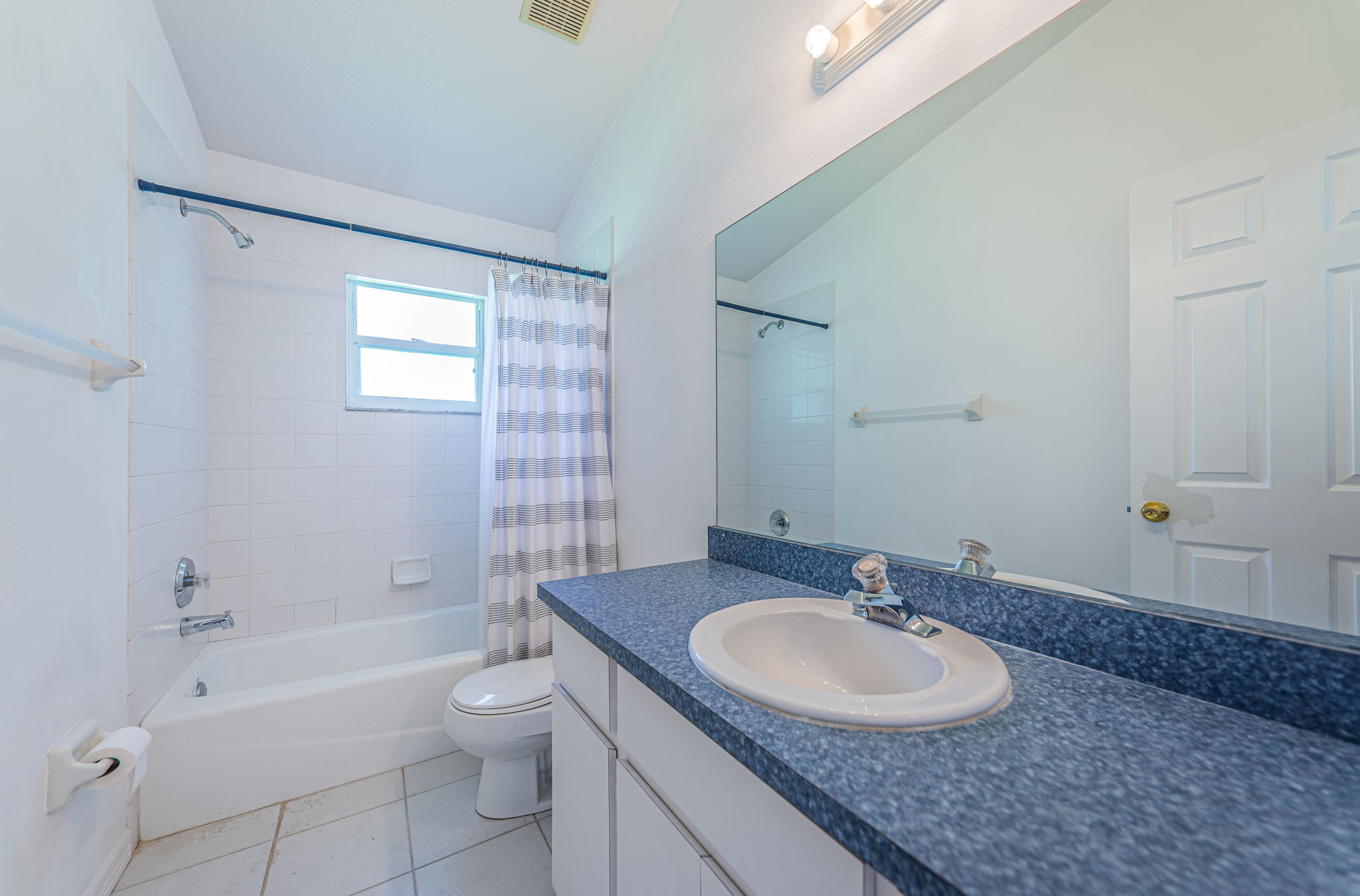 Bathroom 2a-2