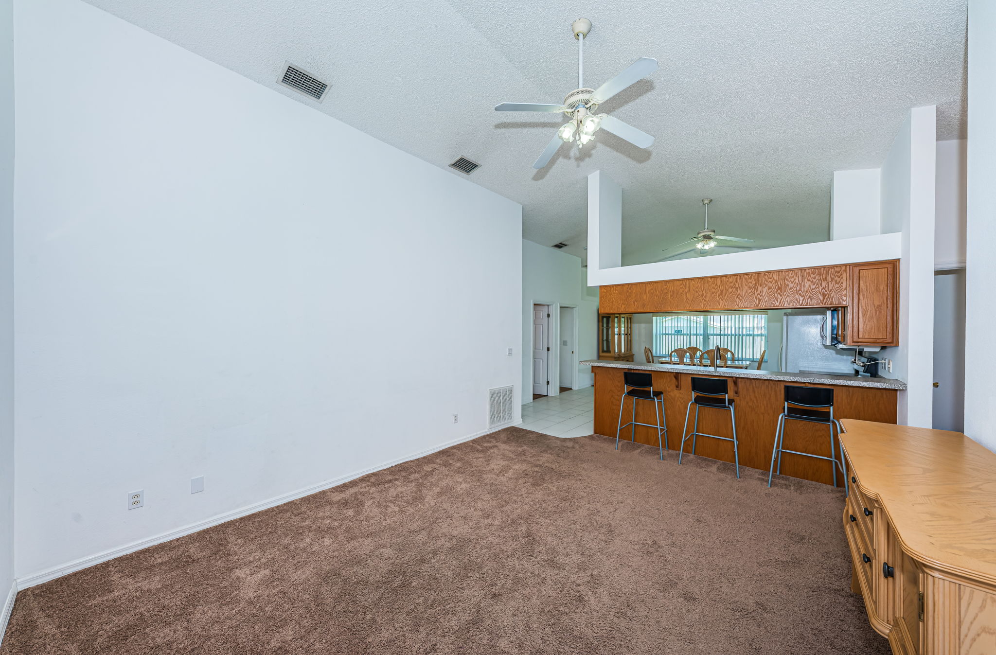 Living Room 3-2