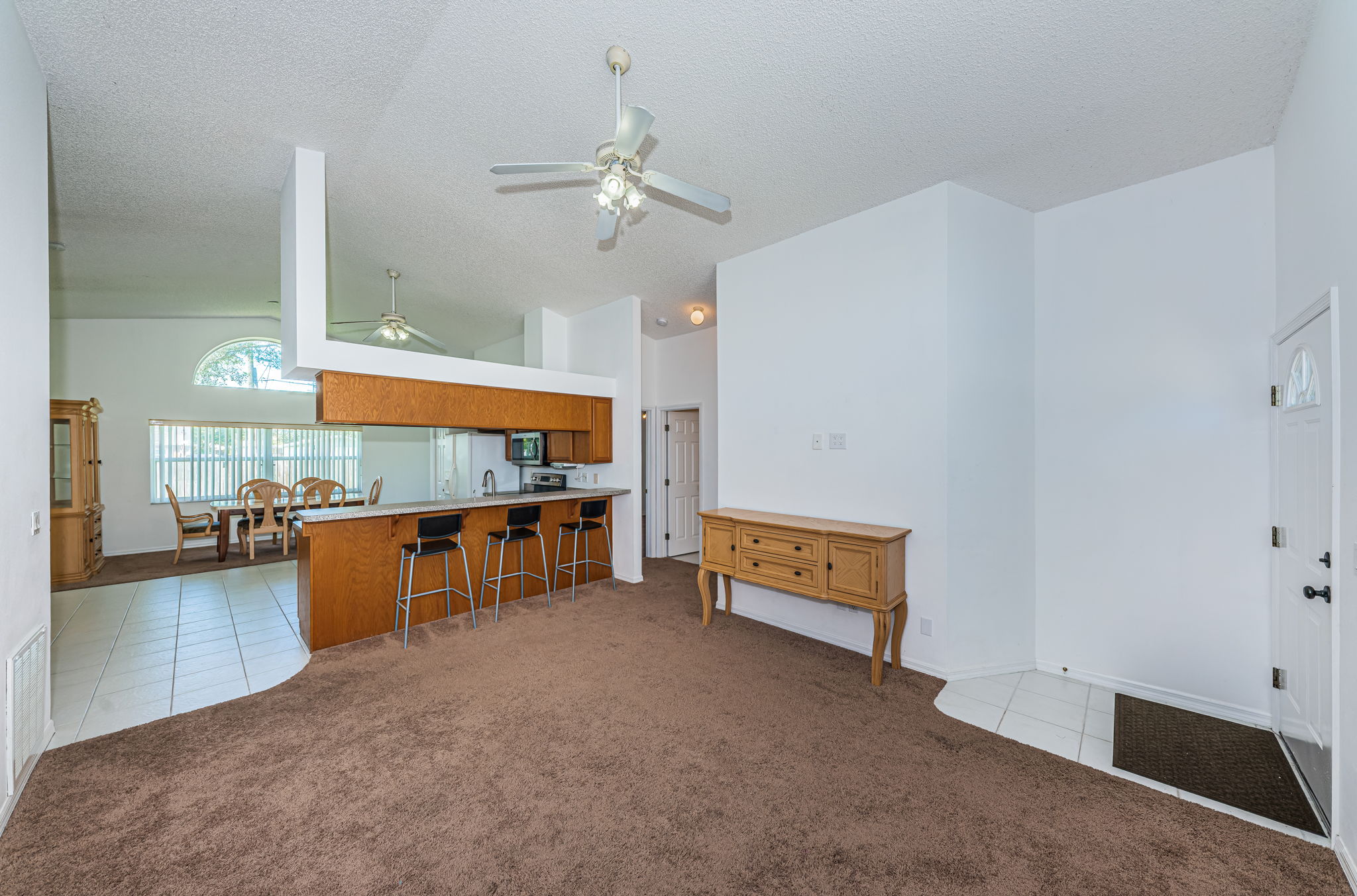 Living Room 4-2