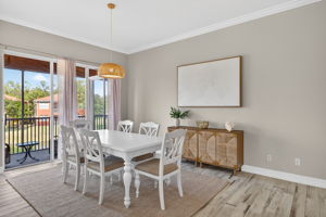 RS - Dining Room 2 of 4