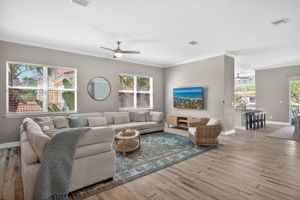 RS - Living Room 2 of 5