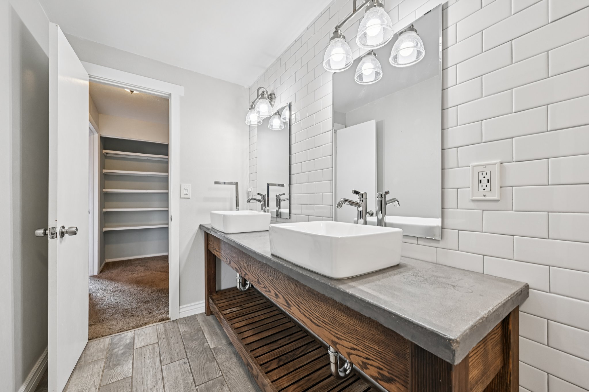 Yates St-S0802-027.jpg