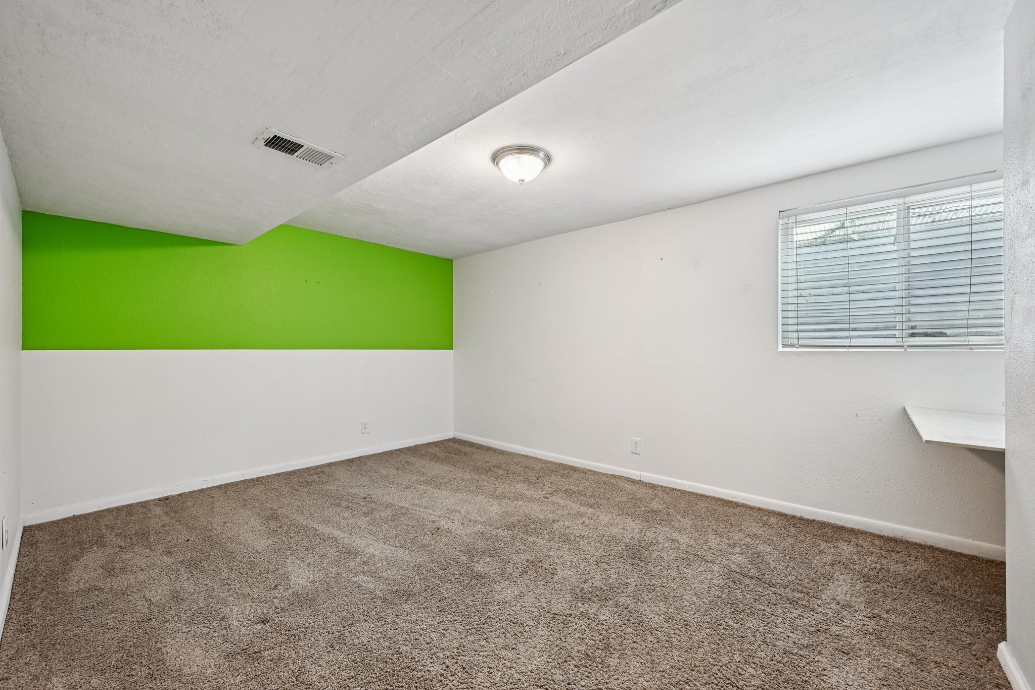 Yates St-S0802-040.jpg