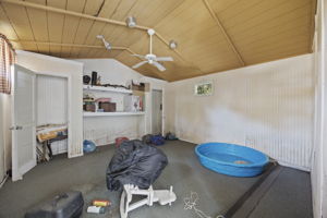  Photo 32