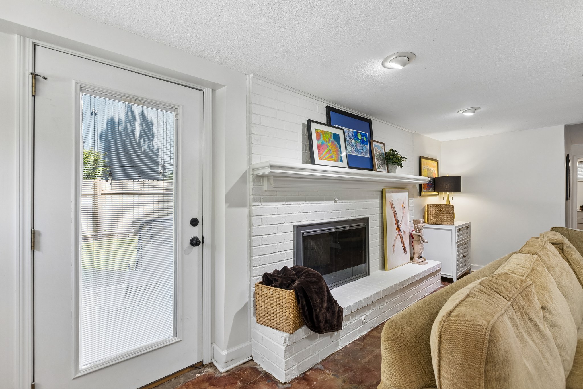 9411 - 708 Lake Forest Dr_032.jpg