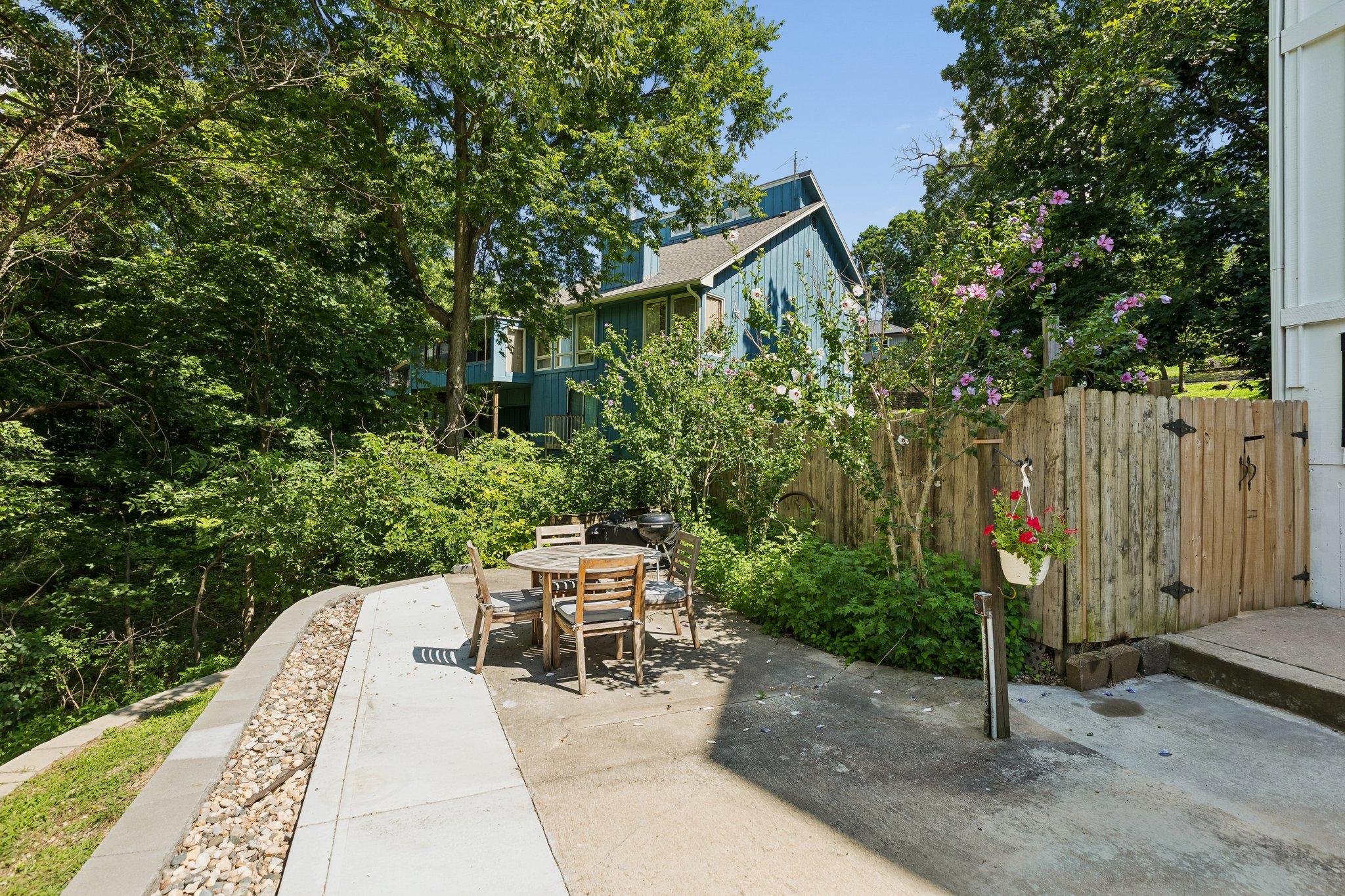 9411 - 708 Lake Forest Dr_036.jpg
