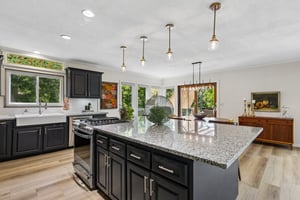 9411 - 708 Lake Forest Dr_013.jpg