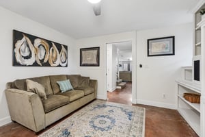 9411 - 708 Lake Forest Dr_031.jpg