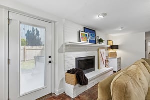 9411 - 708 Lake Forest Dr_032.jpg