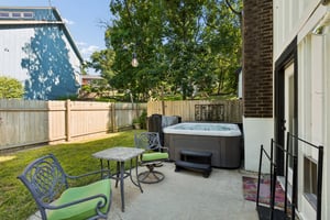 9411 - 708 Lake Forest Dr_043.jpg