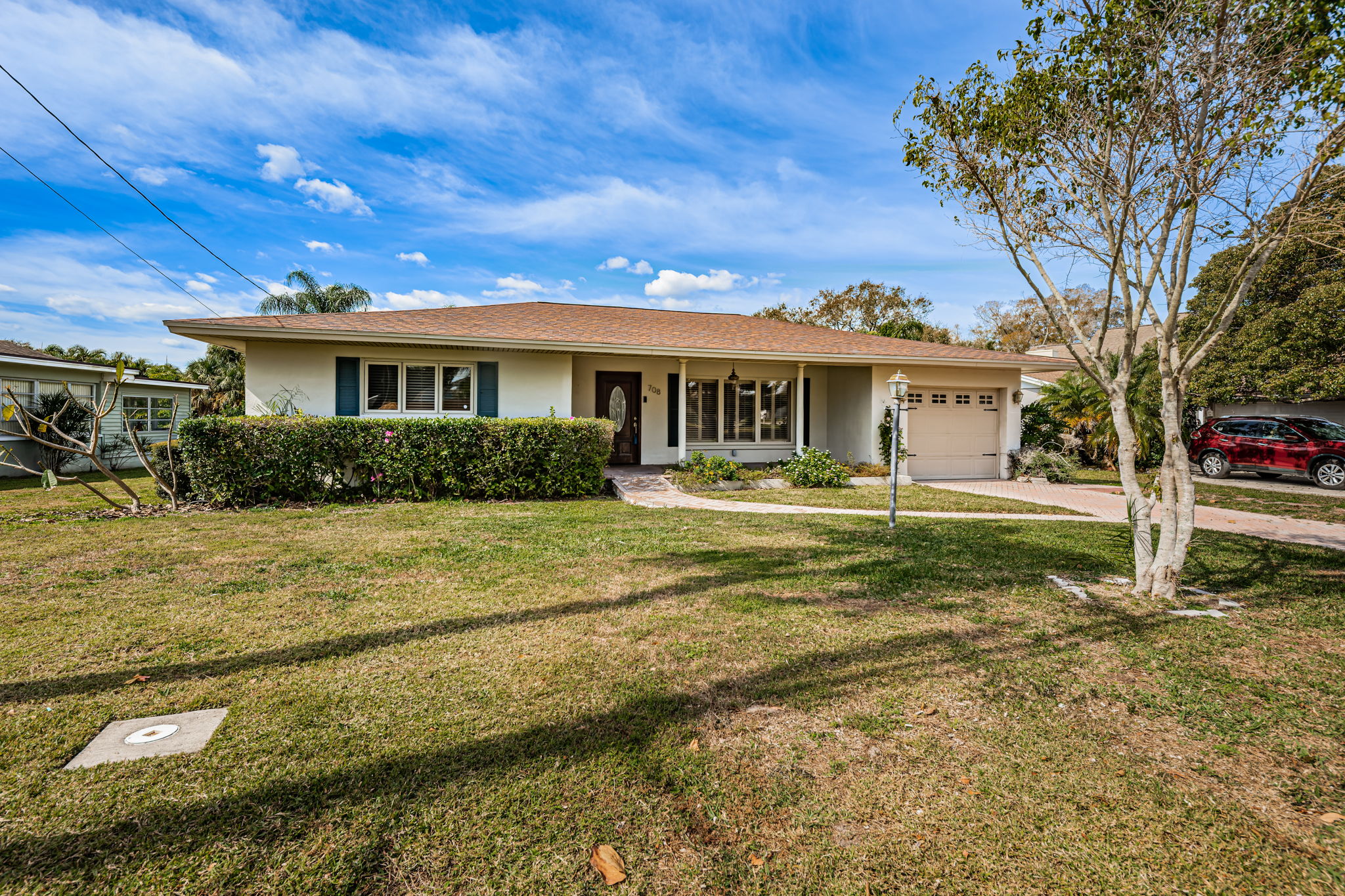 Front Exterior5