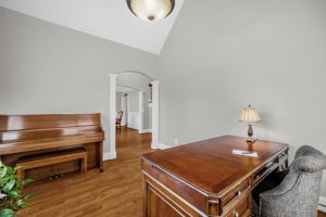 708 Old Squaw Dr-10