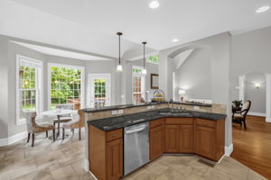 708 Old Squaw Dr-16