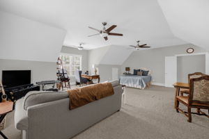 708 Old Squaw Dr-32