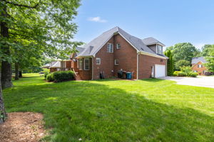 708 Old Squaw Dr-37