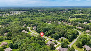 708 Old Squaw Dr-51