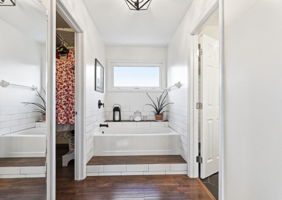 B.G. - 7081 Fitzgerald Rd-43